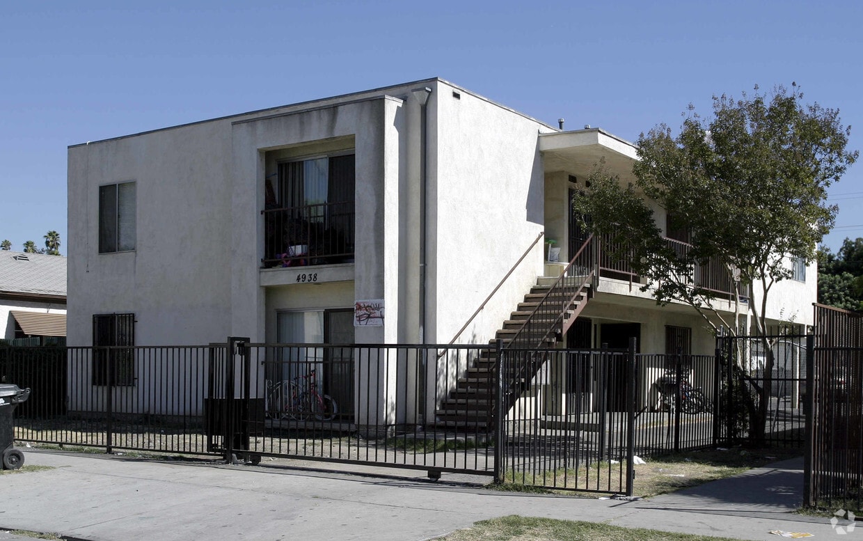 Building Photo - 4938 Navarro St