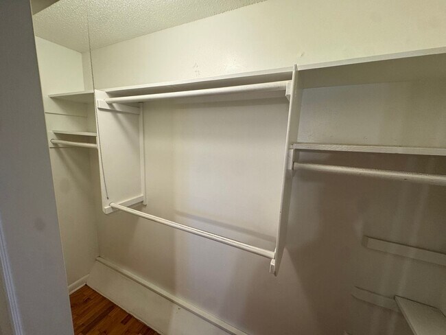 Foto del edificio - 718 Derba