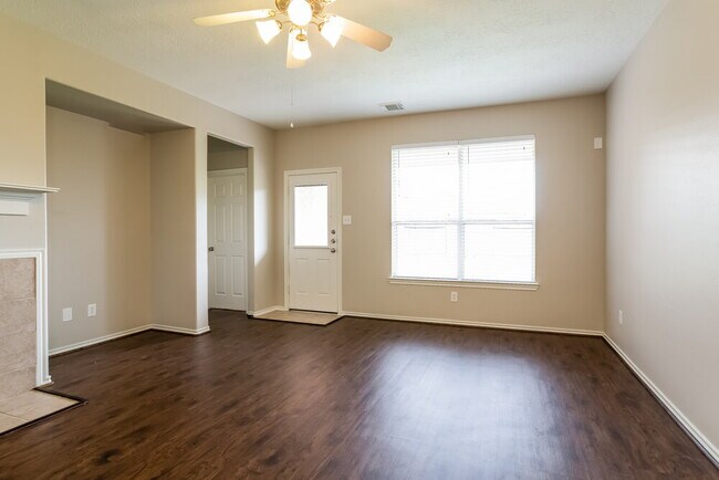 Foto del edificio - 6731 Topsfield Point Dr