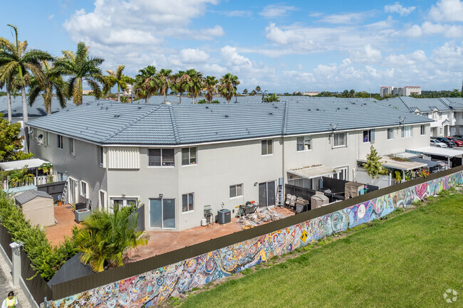 Building Photo - West Flagler Heritage II