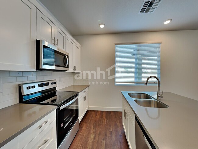 Foto del edificio - 6621 S 42nd Ln