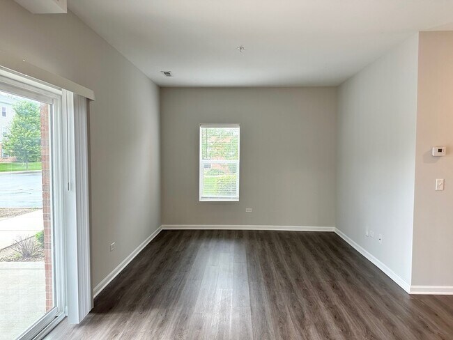 Foto del edificio - 855 E Main St