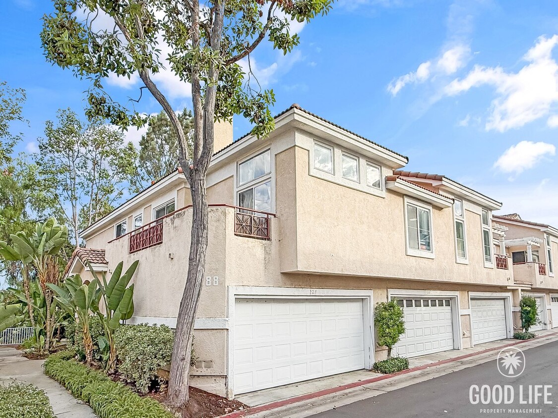 Primary Photo - 2B/2BA Condo in Mira Mesa Available for Rent!