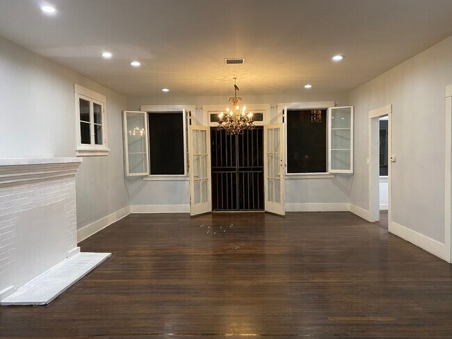 Building Photo - 1383 Maltman Ave