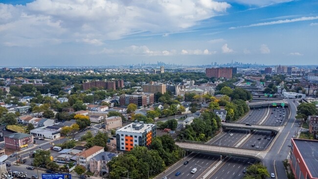 Foto del edificio - 15 S 13th St