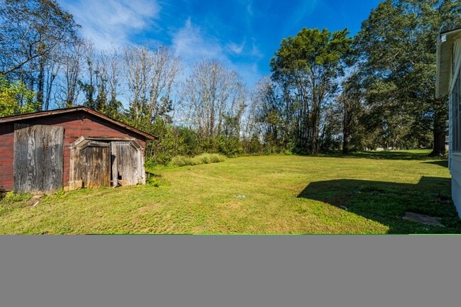 Building Photo - Hot Listing in Bessemer! 3 Beds, 2 Baths &...