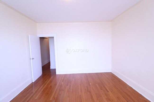 Building Photo - 1 bedroom in CORONA NY 11368