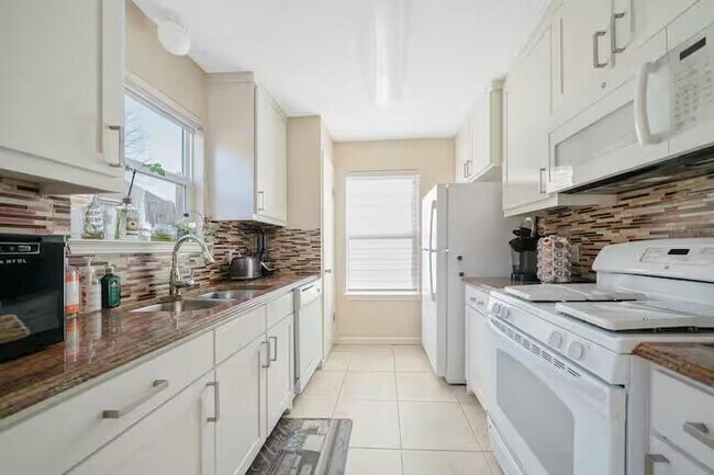 Foto del edificio - 12922 Widge Dr