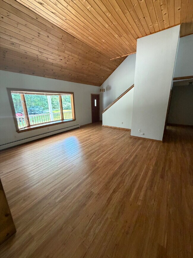 Foto del edificio - 2-Bedroom, 2-Bath Single-Family Home with Oversized Garage – Hudson, NH