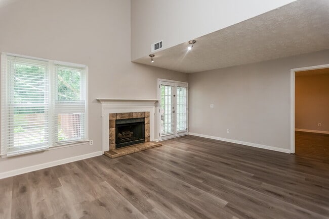 Building Photo - 4805 Shallow Farm Dr NE