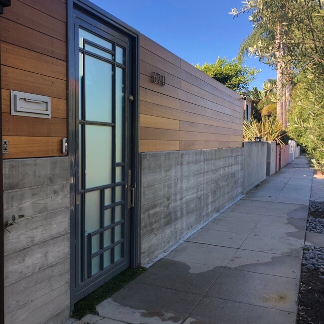 Entrance Private and very secure with cameras. - 668 Marr St