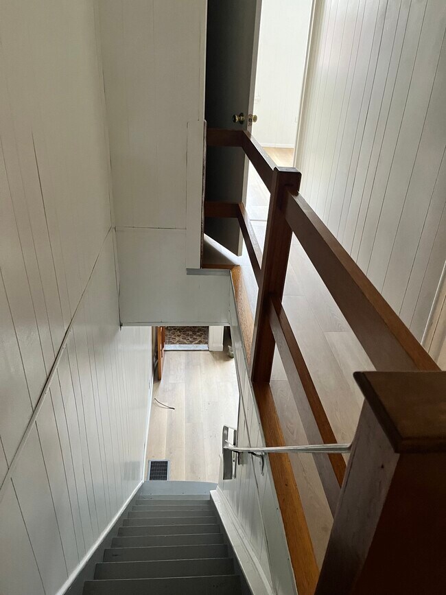 Building Photo - 2421 S Lambert St