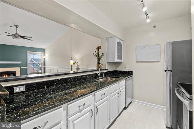 Foto del edificio - 3311 Wyndham Cir