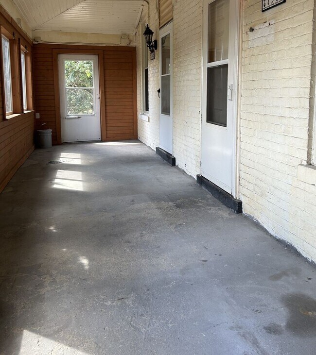 Foto del edificio - 734/736 S 6th St Duplex