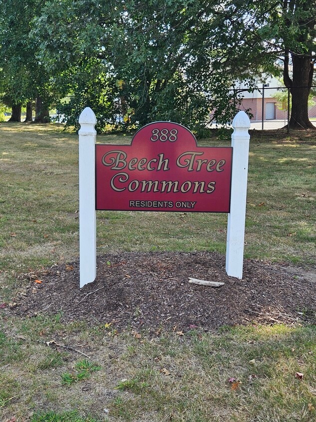 Photo - 388 Hubbard St (Glastonbury, CT)