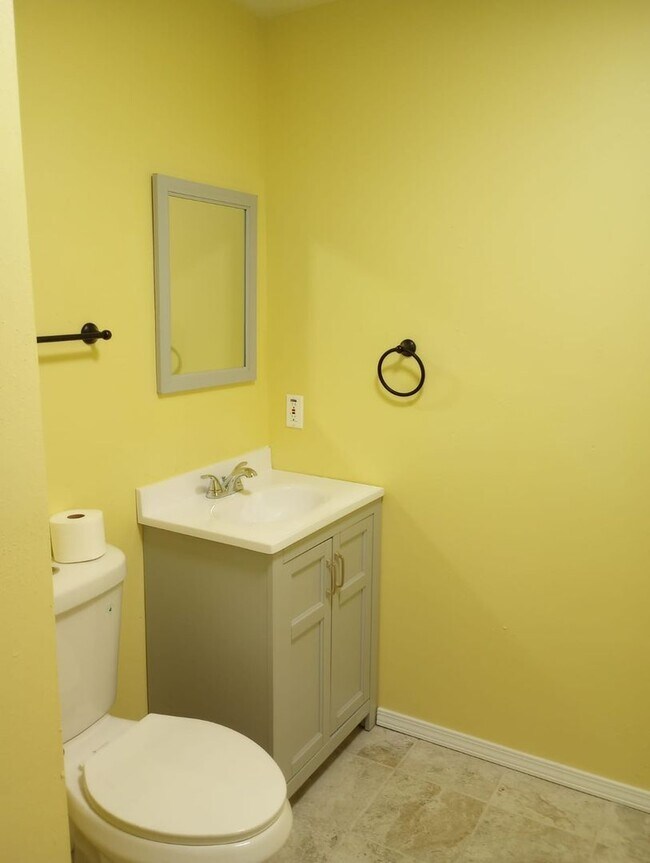 Foto del edificio - 3 bed 2 bath Renovated Rent Home