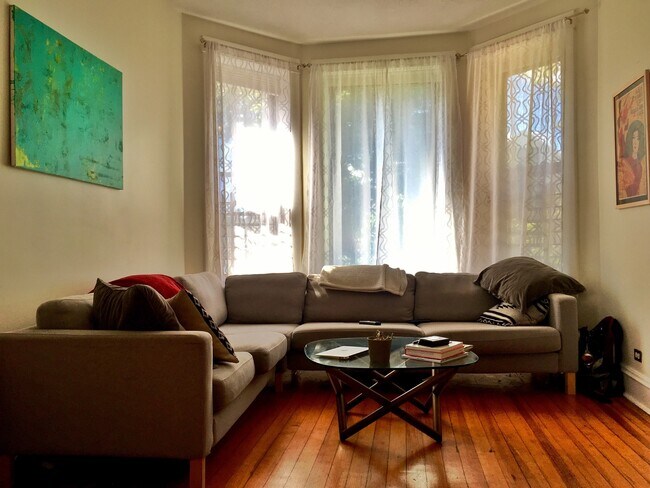 Foto del edificio - 2908 W Dickens Ave