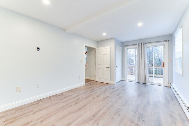 Building Photo - 62 Mt Pleasant Square