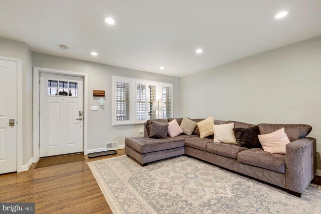 Foto del edificio - 1910 Good Hope Rd SE