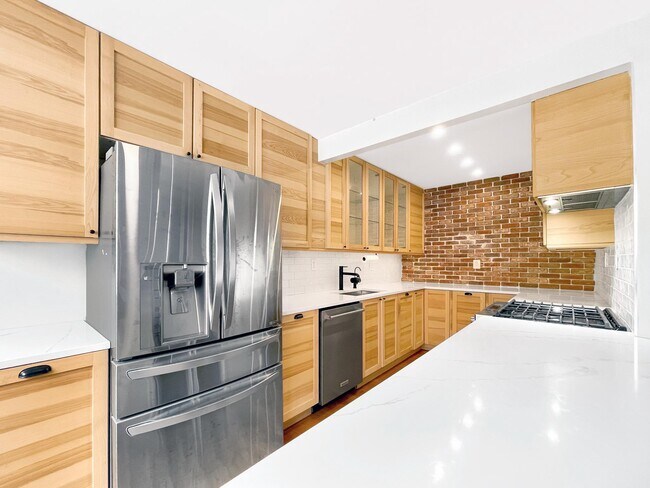 Building Photo - 2725 39th St NW