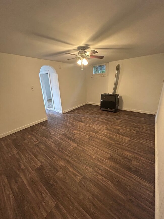 Building Photo - 441 N Center St