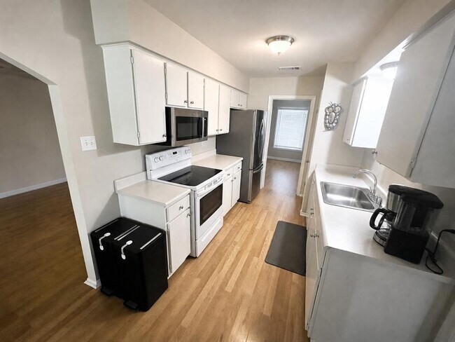 Foto del edificio - 1105 Green Meadow Dr