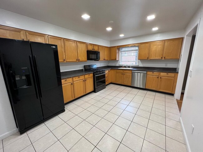 Foto del edificio - 80 Woodlawn Ave