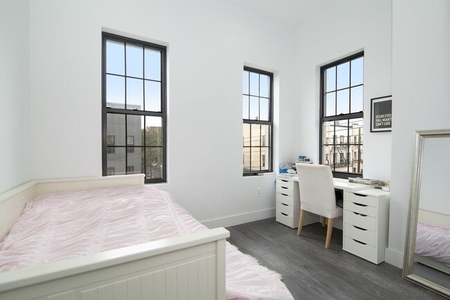 Building Photo - 238 Wyckoff Ave