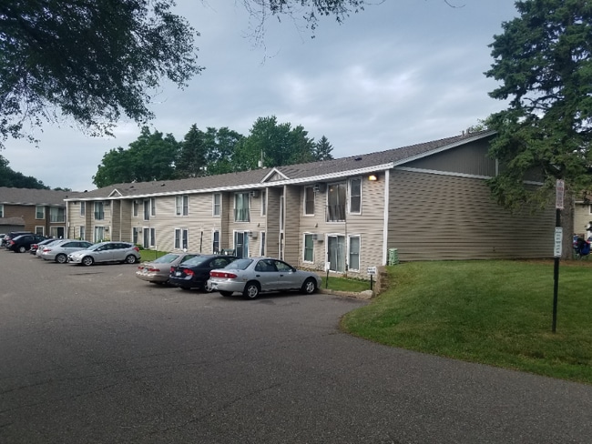 Building Photo - 930 6th St S