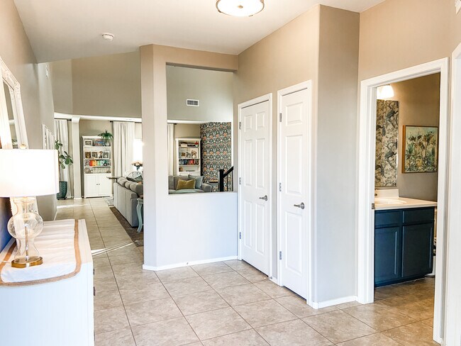 Building Photo - 9095 Blue Saguaro St