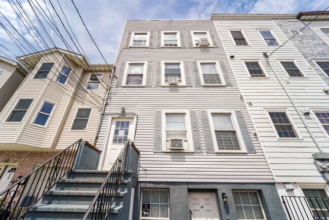 Foto del edificio - 242 South St