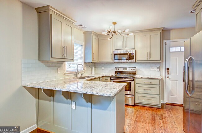 Foto del edificio - 731 Maynard Terrace SE