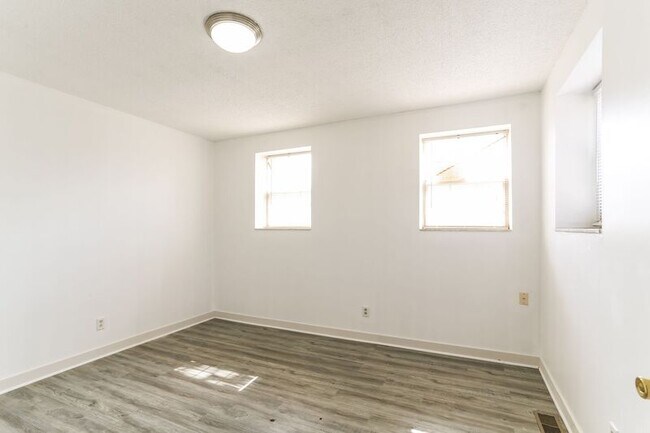 Foto del edificio - 2199-2199 Amherst Ave