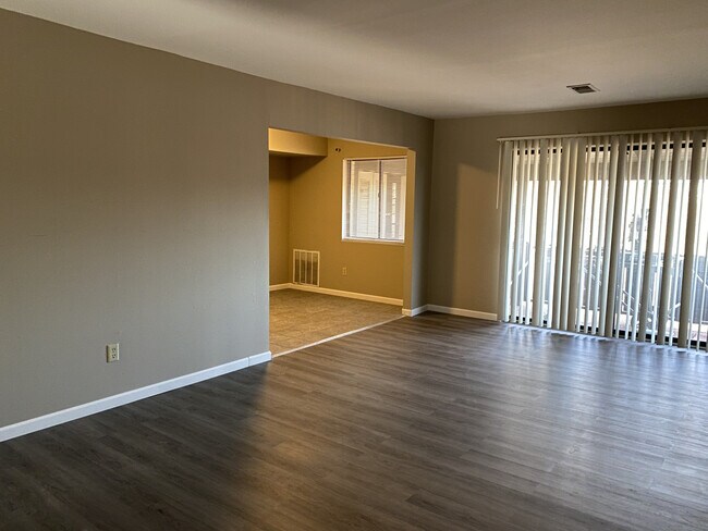 Foto del edificio - THE VILLAGES SOUTH 300