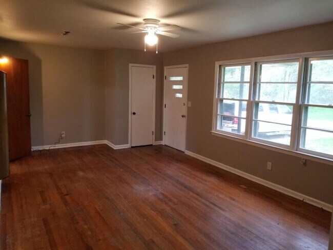 Building Photo - 205 Marigold Road