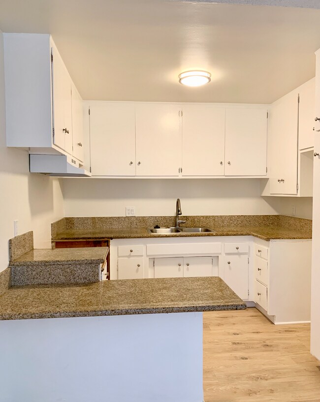 Foto del edificio - Cozy 1 bedroom unit located in Canoga Park...