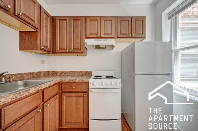 Foto del edificio - 1858 N Humboldt Blvd