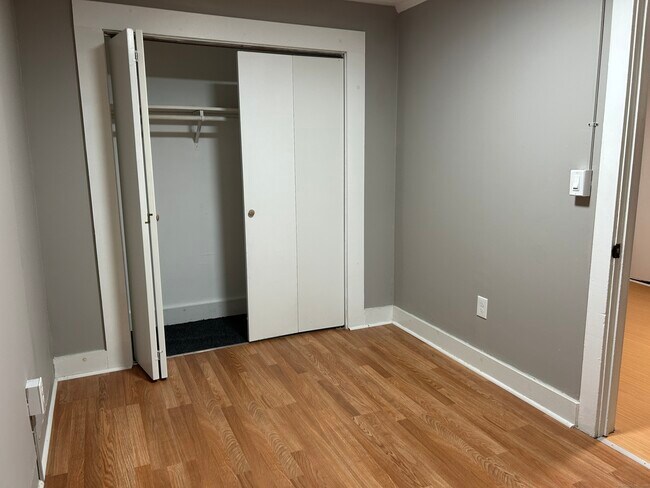 Foto del edificio - 92 Boswell Ave