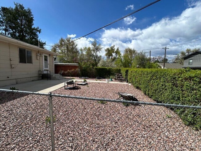 Foto del edificio - 1422 N Royer St