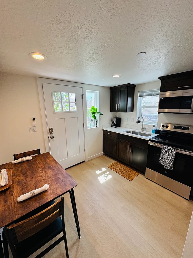 Building Photo - 515 S Koneta Ct