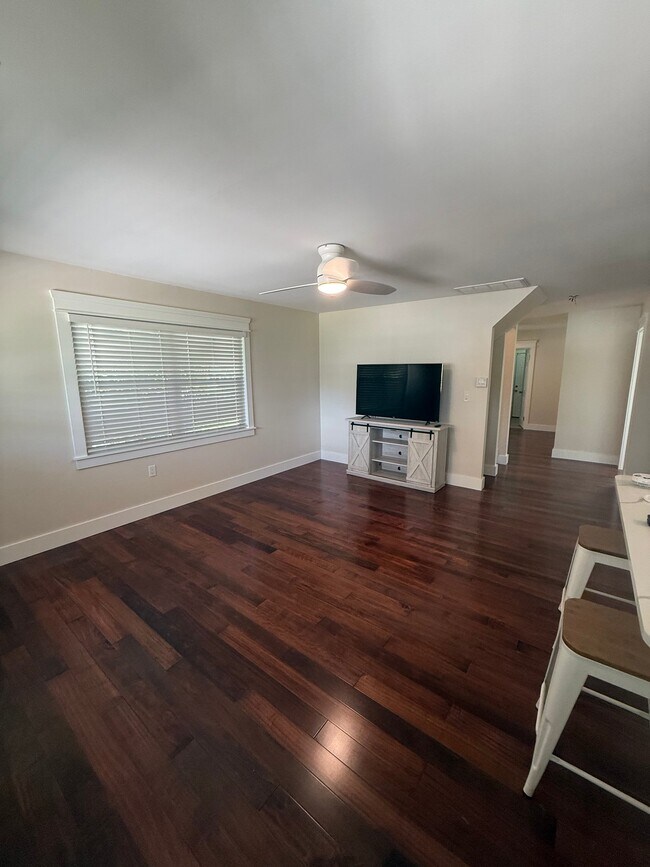 Foto del edificio - 701 Oak Ave
