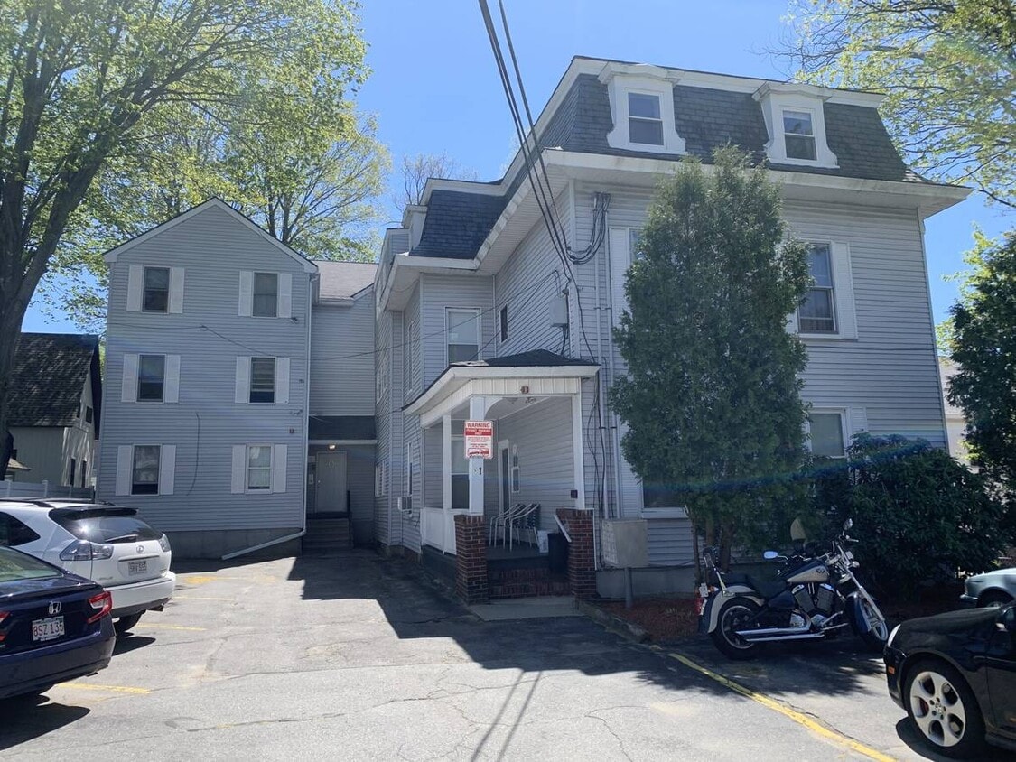 Primary Photo - 15 Blossom St