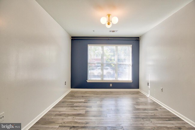 12913 Alton Square Unit 115 Herndon Va 20170 Condo For Rent In