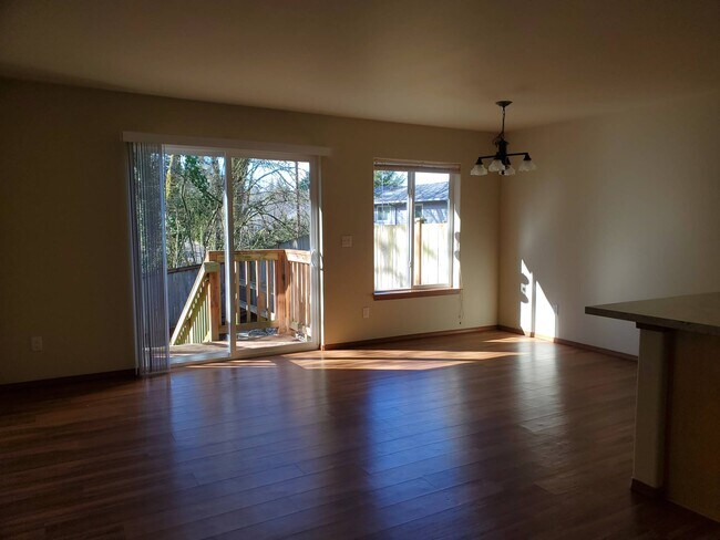 Foto del edificio - 421 N 3rd Ave SW