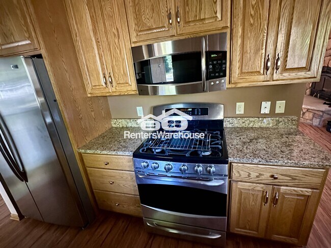 Foto del edificio - 4933 Crestview Rd