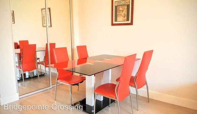 Building Photo - 511 Q St