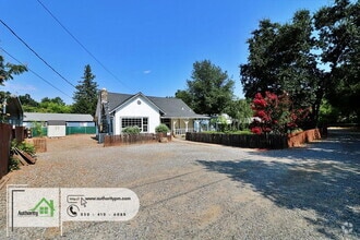 Building Photo - 1840 Heller Ln