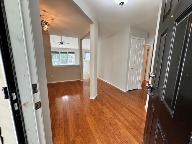Foto del edificio - 5337 Thunderidge Drive