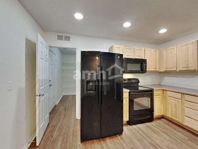 Foto del edificio - 2612 N Kristy Ave