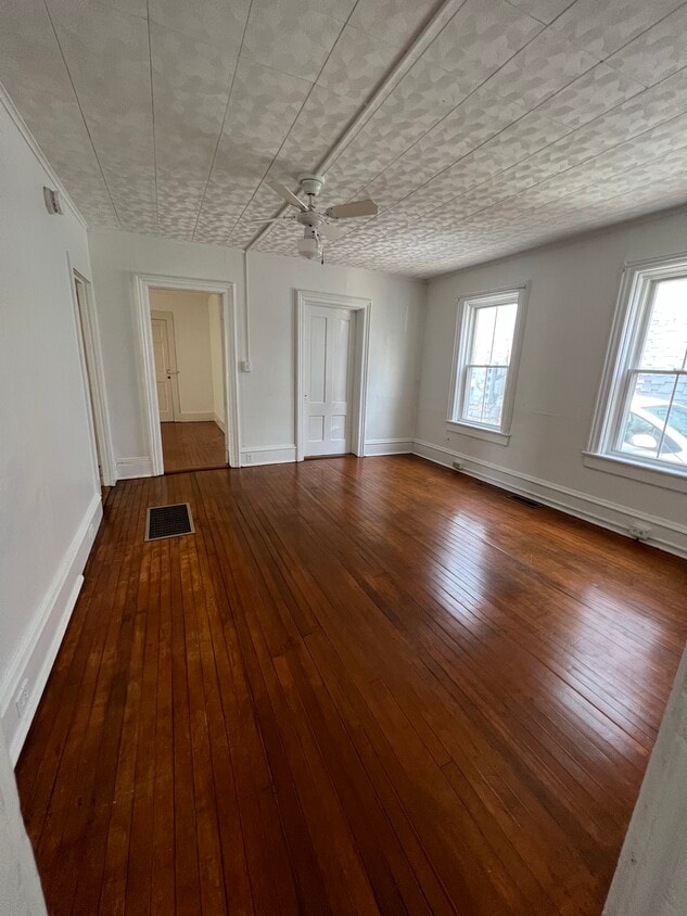 Primary Photo - 77 Archibald St